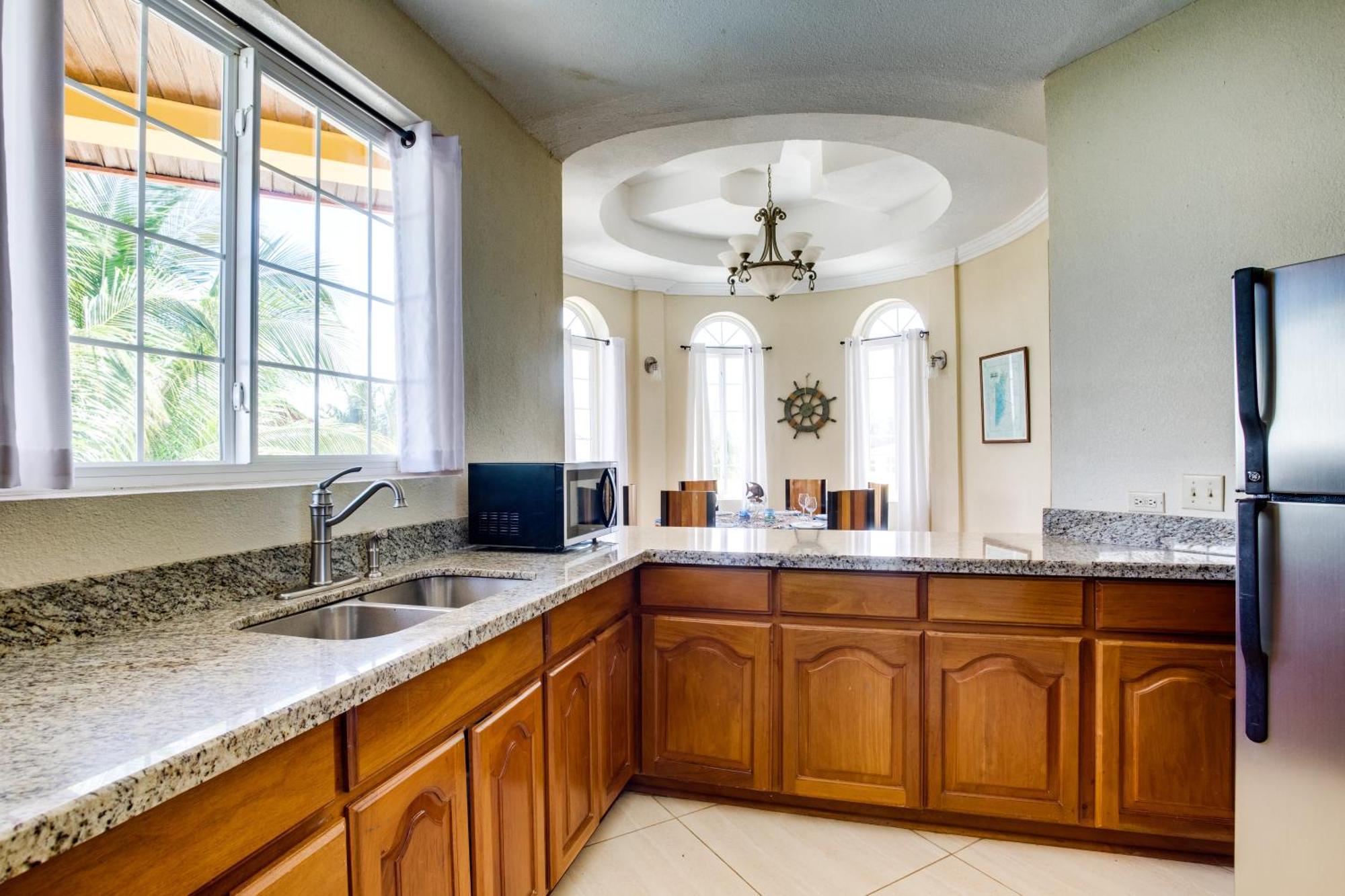 Blue Parrot Beach House And Villas Hopkins Ngoại thất bức ảnh