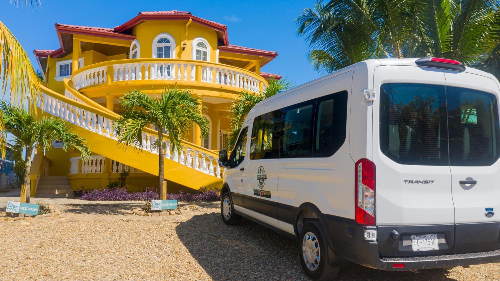 Blue Parrot Beach House And Villas Hopkins Ngoại thất bức ảnh