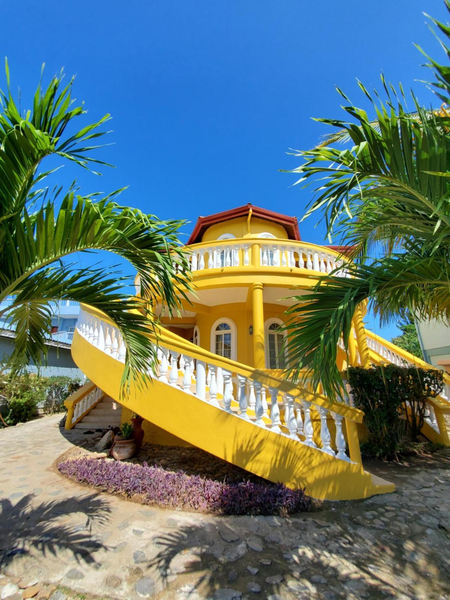Blue Parrot Beach House And Villas Hopkins Ngoại thất bức ảnh