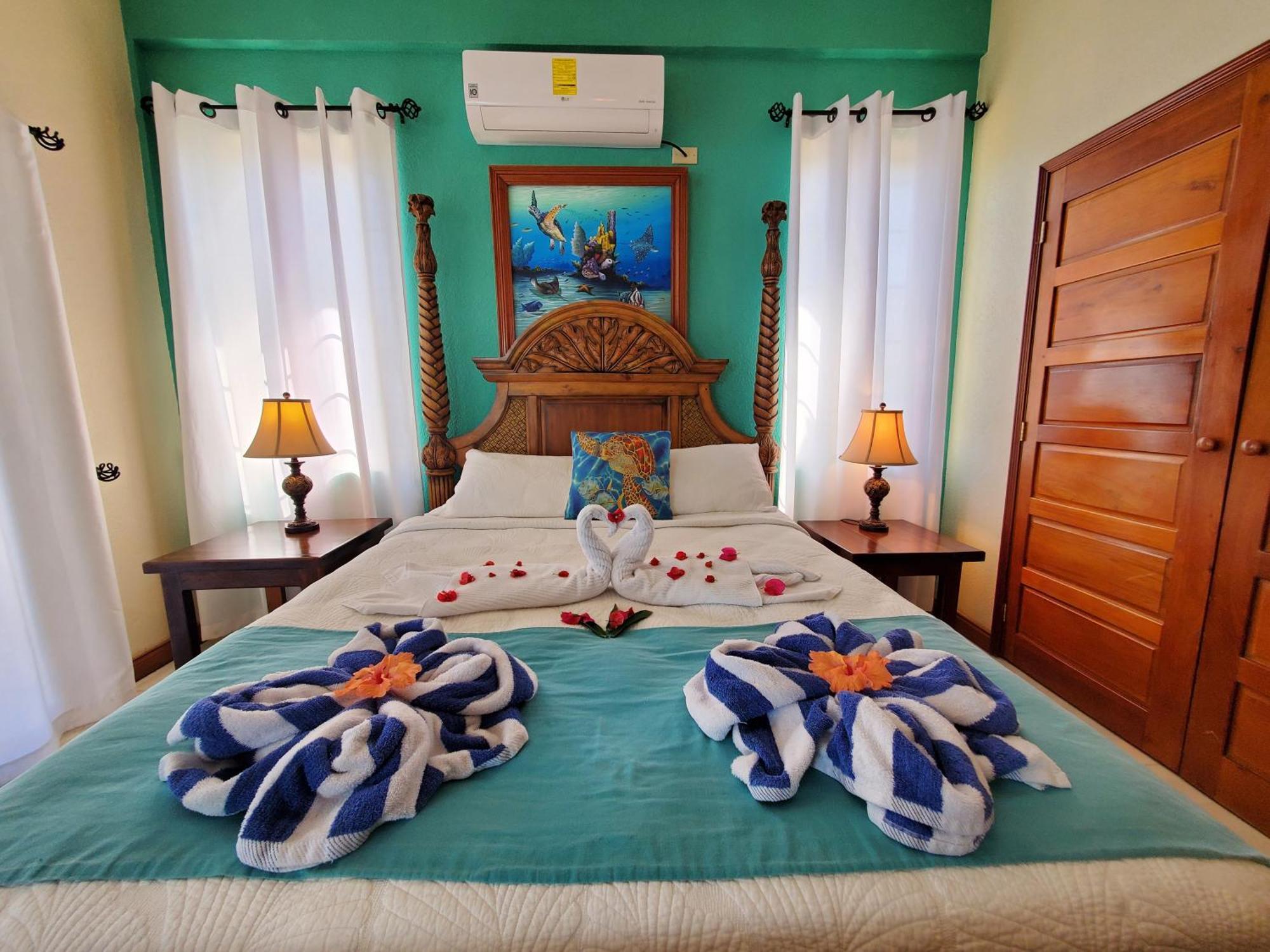 Blue Parrot Beach House And Villas Hopkins Ngoại thất bức ảnh