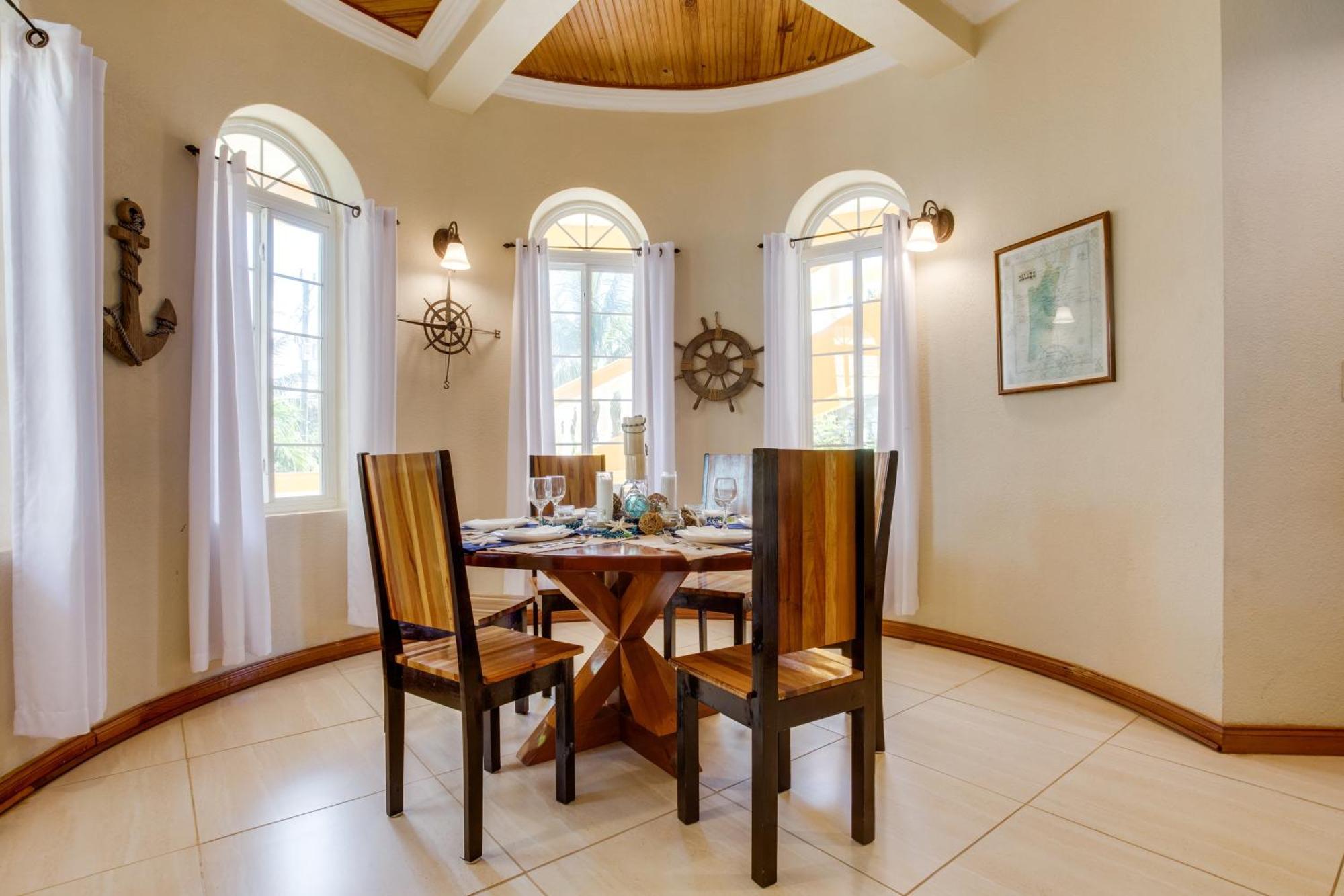 Blue Parrot Beach House And Villas Hopkins Ngoại thất bức ảnh